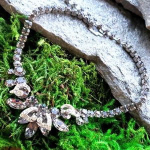 Dazzling Vintage Weiss Smoky Crystal Rhinestone Layered Bib Necklace